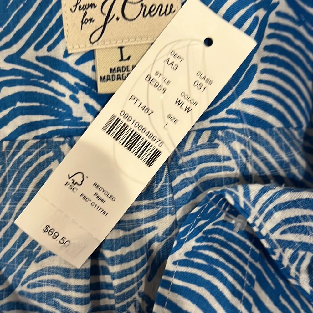🔹 J. Crew Cotton Button Up Shirt